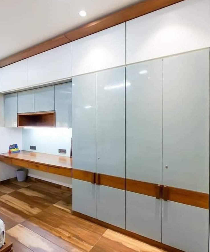 Contemporary Wardrobe Study Area